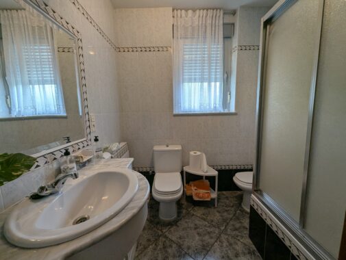 PXL_20250526_165451040.RAW-01.COVER